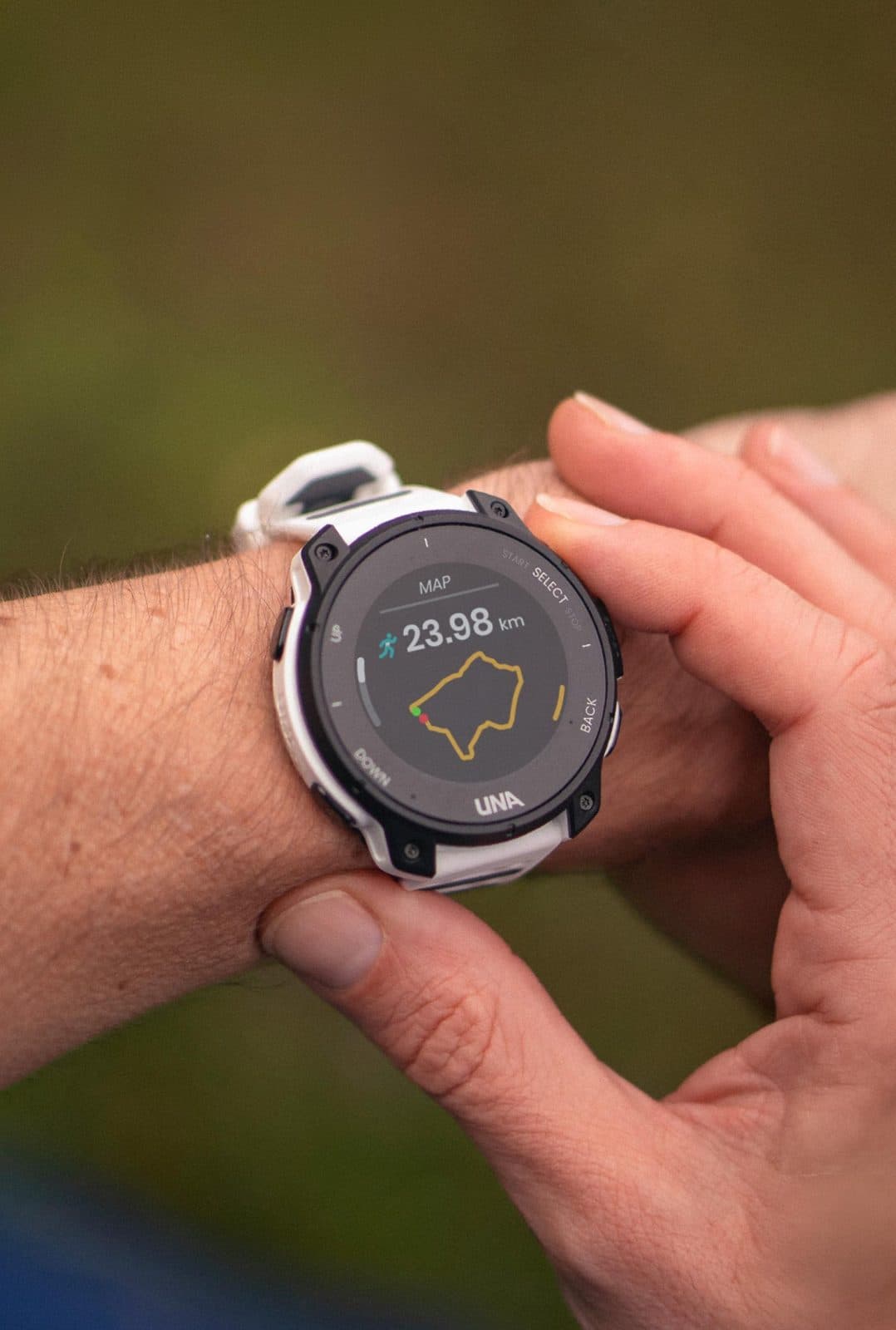 Una Watch นาฬิกา GPS สายสปอร์ต ราคา 199 ดอลลาร์ที่ซ่อมง่ายและเปิดซอร์สได้