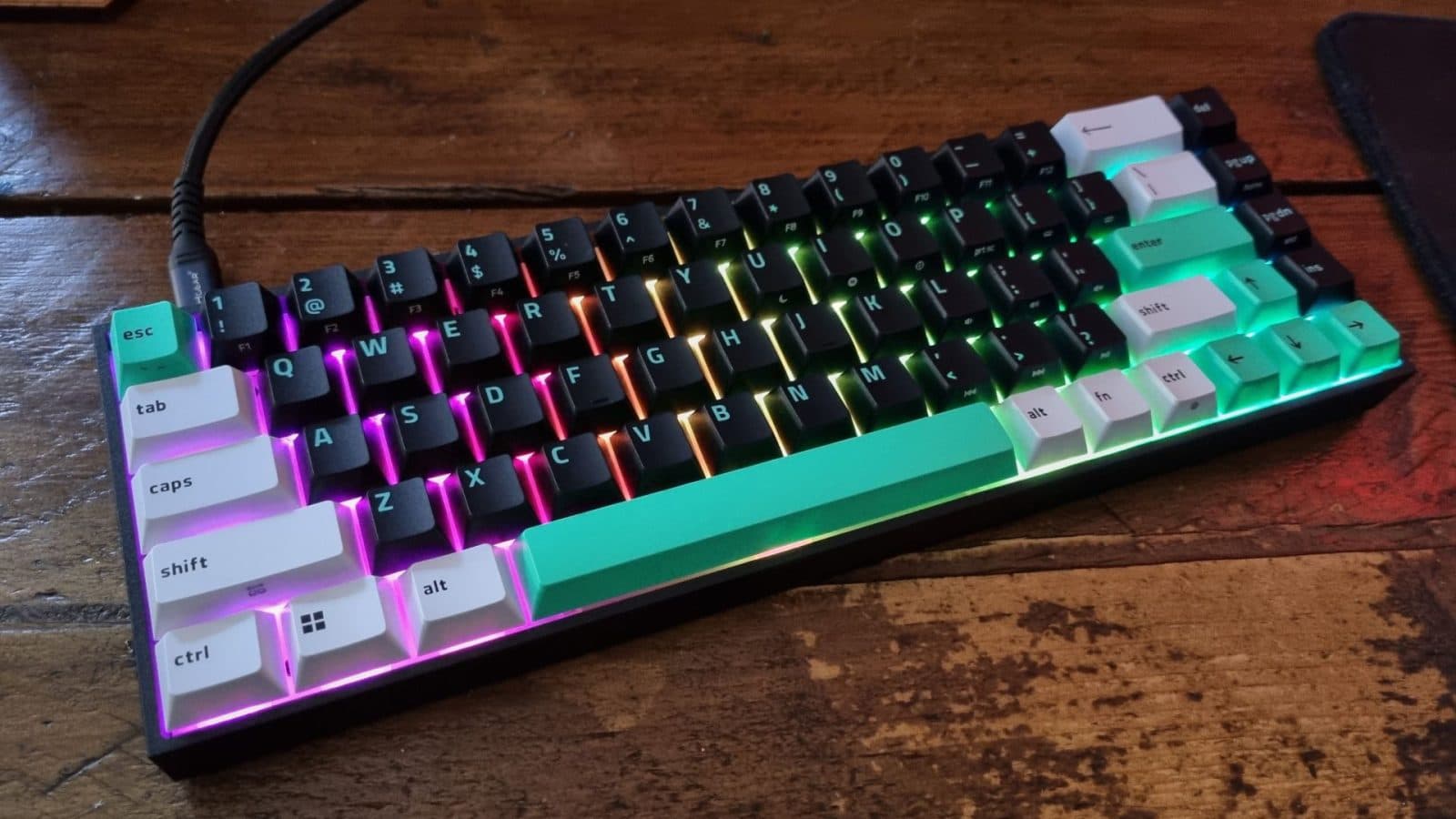 รีวิว Razer Reclusa X Mini 65% คีย์บอร์ดเกมมิงไซซ์เล็กที่งานประกอบเกินราคา