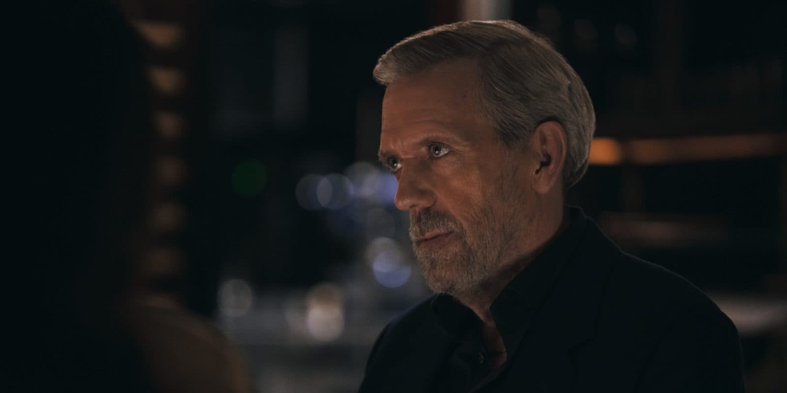 Apple TV เปิดตัวซีรีส์ใหม่ “The Wanted Man” ได้ Hugh Laurie รับบทเจ้าพ่ออาชญากรรม