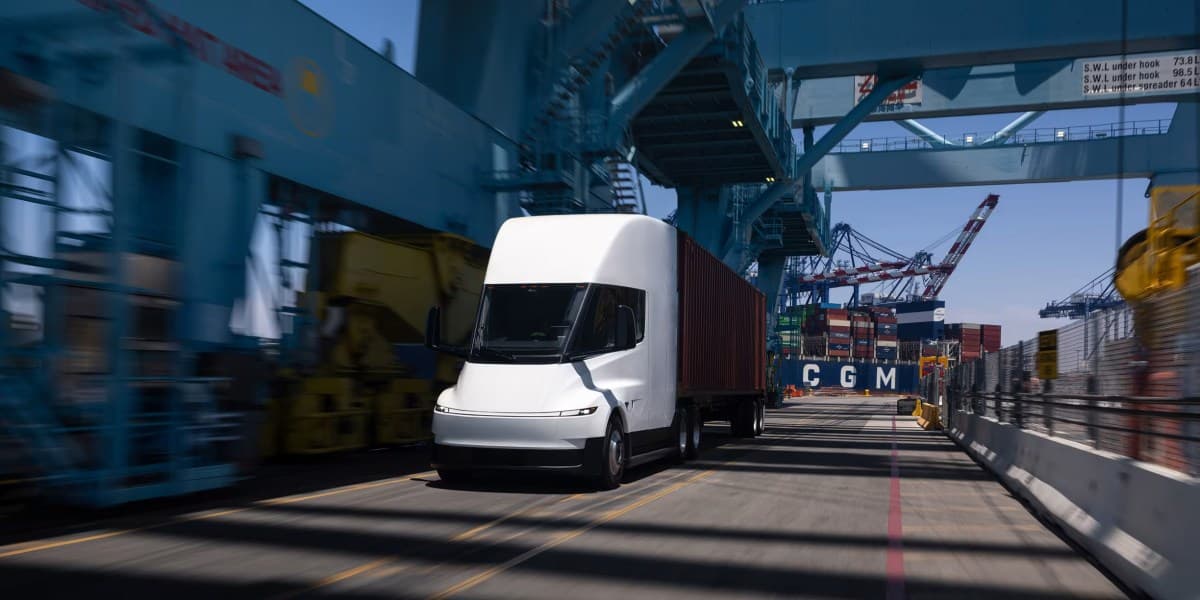 Tesla เดินหน้าผลิต Semi รถบรรทุกไฟฟ้า ตั้งเป้า 50,000 คันต่อปี