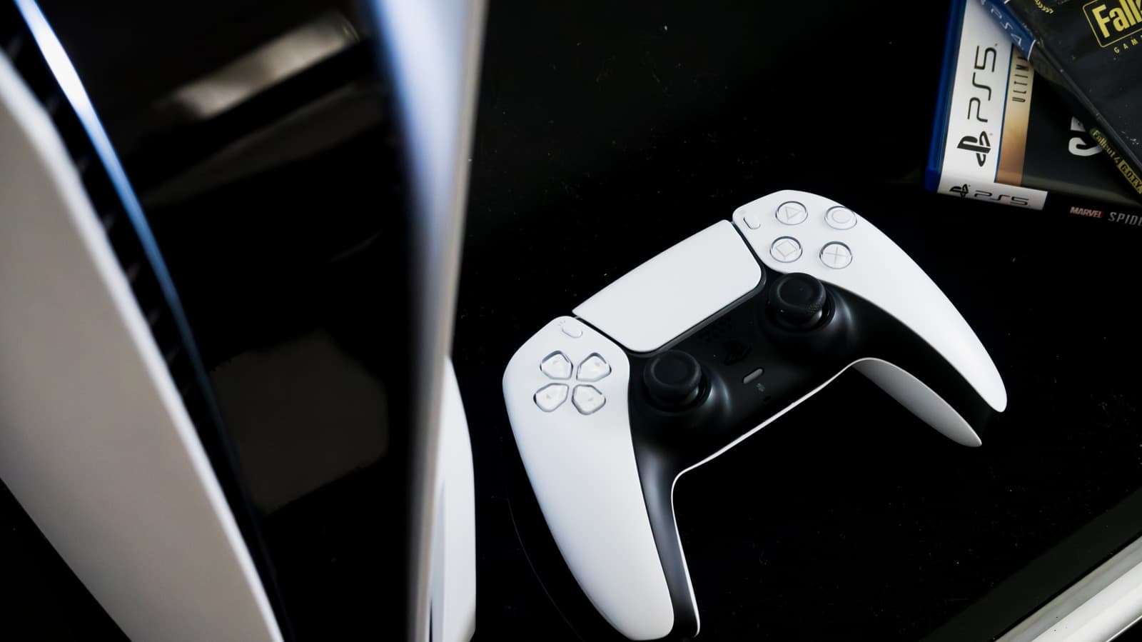 วาง PS5 หรือ Xbox แบบตั้งหรือแนวนอน แบบไหนเหมาะกว่ากัน