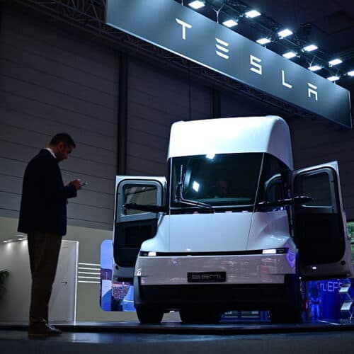 Tesla Semi เริ่มผลิตจริง แต่ยังติดโจทย์โครงสร้างพื้นฐานใหญ่กว่าเดิม