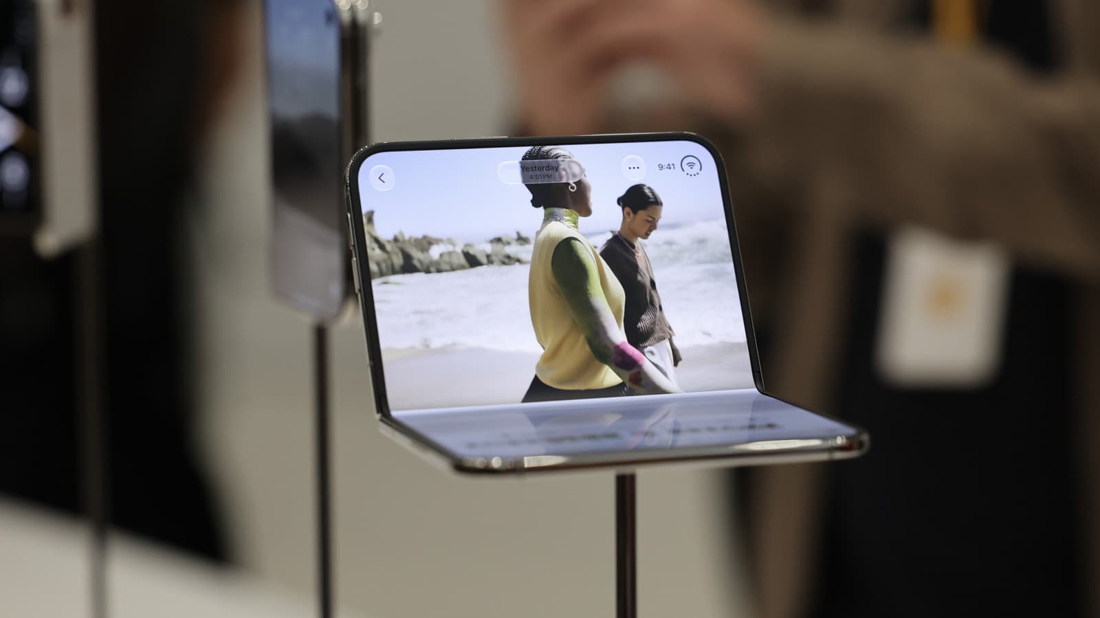 รู้จัก “Duo” สองยุค: เมื่อชื่อเดียวกันพาไปคนละทิศทางระหว่าง iPhone และ Surface