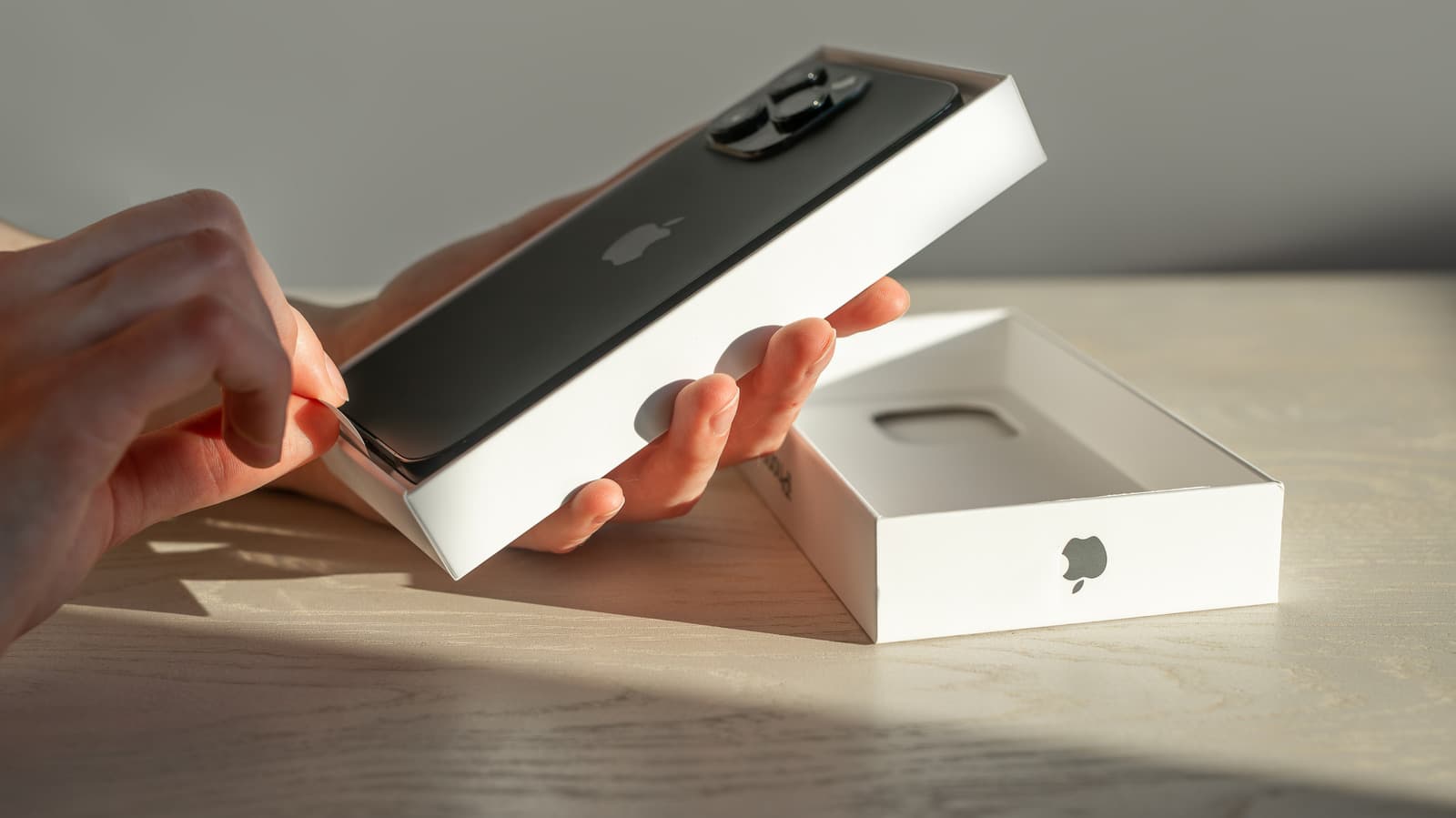 อัปเกรด iPhone ทุกปีควรเช่าหรือซื้อเอง?