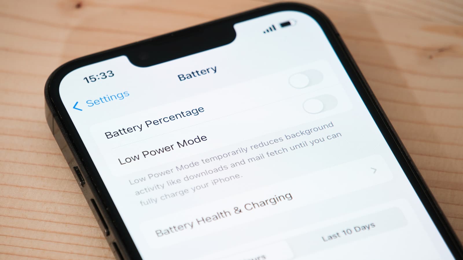 สัญญาณที่บอกว่าแบตเตอรี่ iPhone ควรเปลี่ยนได้แล้ว
