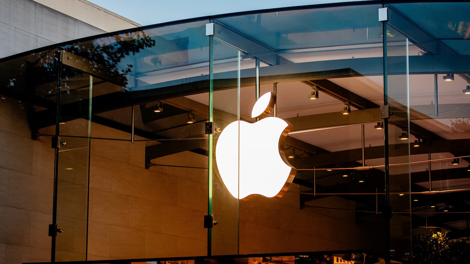 Apple เพิ่มฟีเจอร์ตรวจจับความเสี่ยงปลอมตัวบน iPhone และ iPad