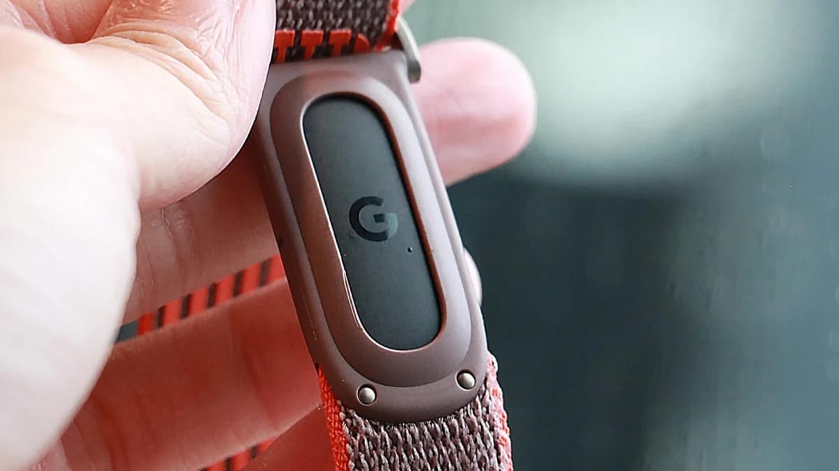 หลุดภาพ Fitbit Edge รุ่นใหม่ คาดมาแทน Fitbit Charge