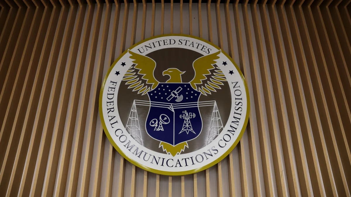 FCC เสนอประมูลคลื่นกลางแบนด์ใหม่ พร้อมเปิดคลื่น 800MHz ให้โดรนใช้งาน