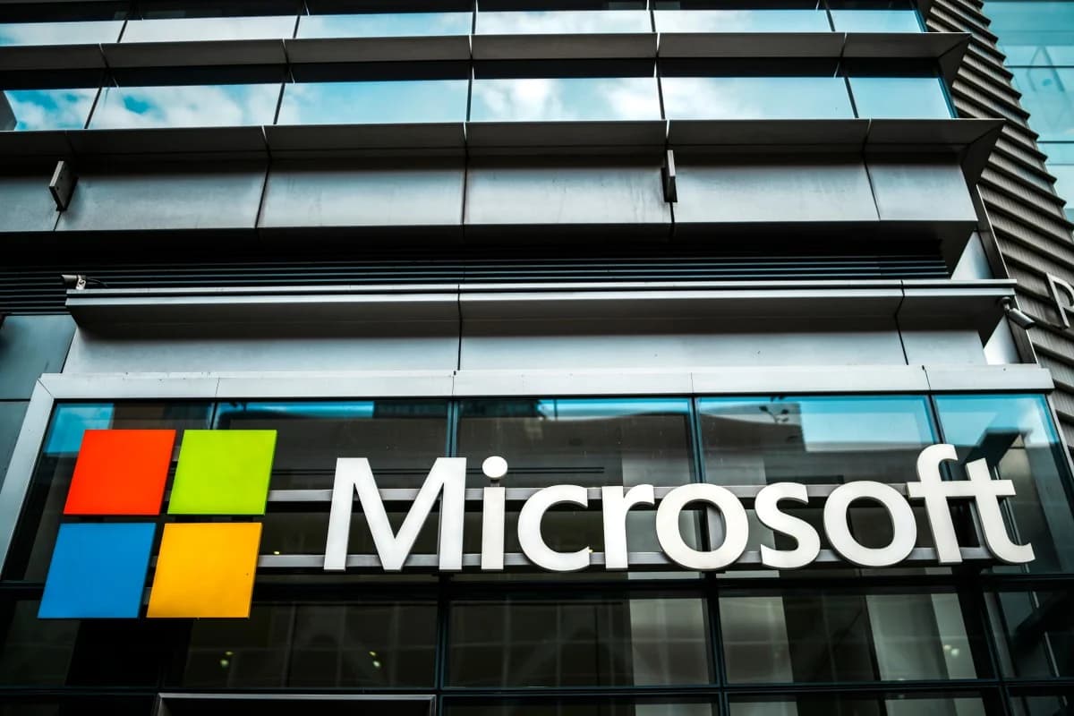 สหรัฐระงับ Microsoft, Adobe และบริษัทไอทีรายใหญ่จากโครงการกรีนการ์ดแรงงานทักษะ