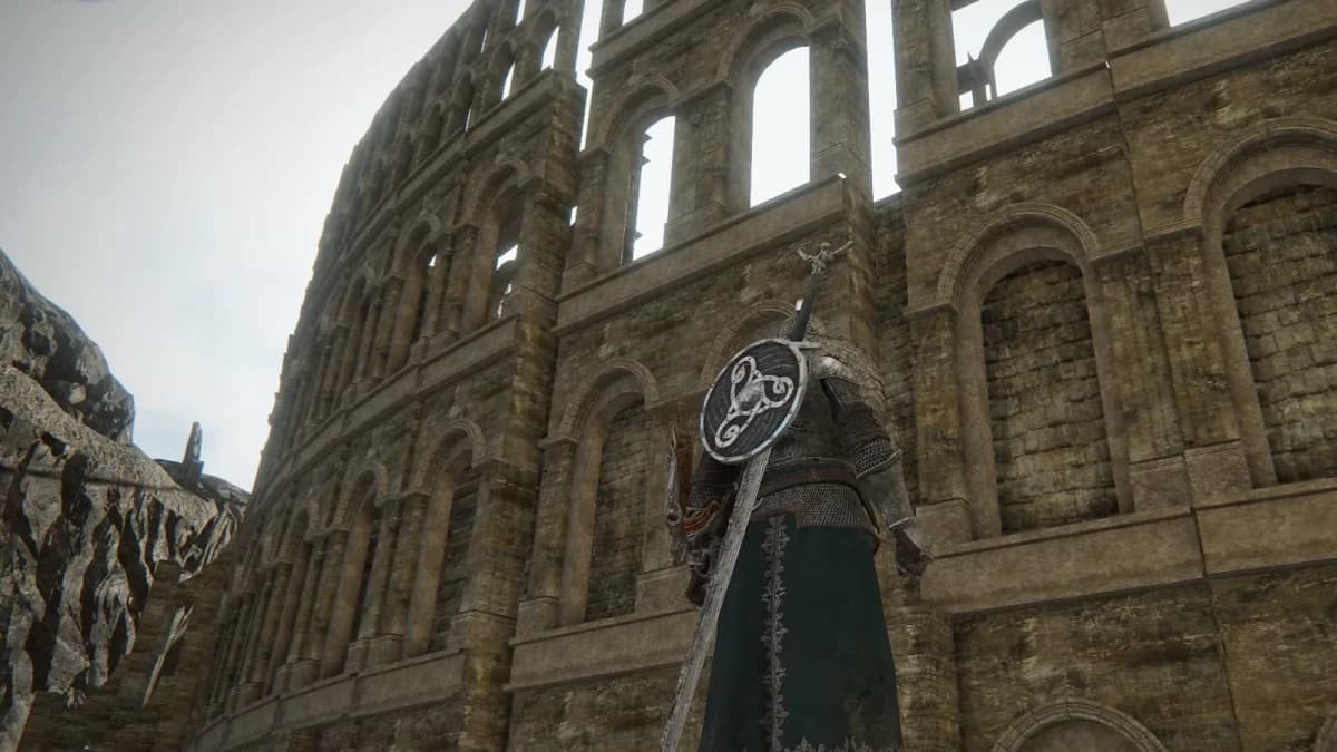นักขุดข้อมูลโชว์โคลอสเซียมต้นแบบขนาดใหญ่จาก Dark Souls 2