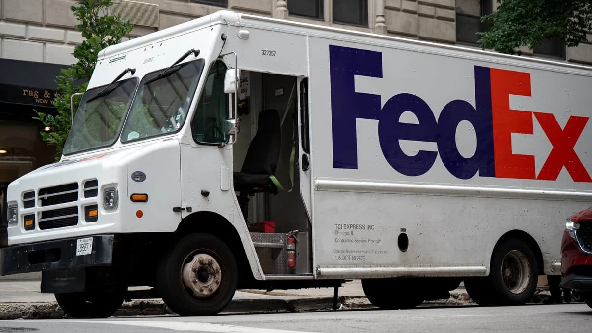 PSA รับมือเหตุการ์ดสะสมมูลค่ากว่าแสนดอลลาร์ถูกขโมยจากรถขนส่ง FedEx