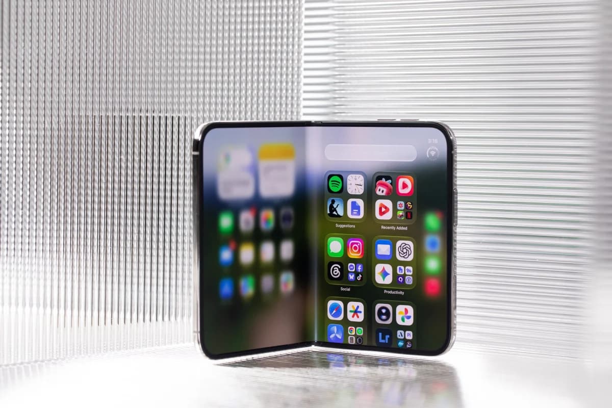 รีวิว iPhone Duo: เดิมพันครั้งใหญ่ของ Apple ที่ทั้งน่าตื่นเต้นและยังไม่ลงตัว