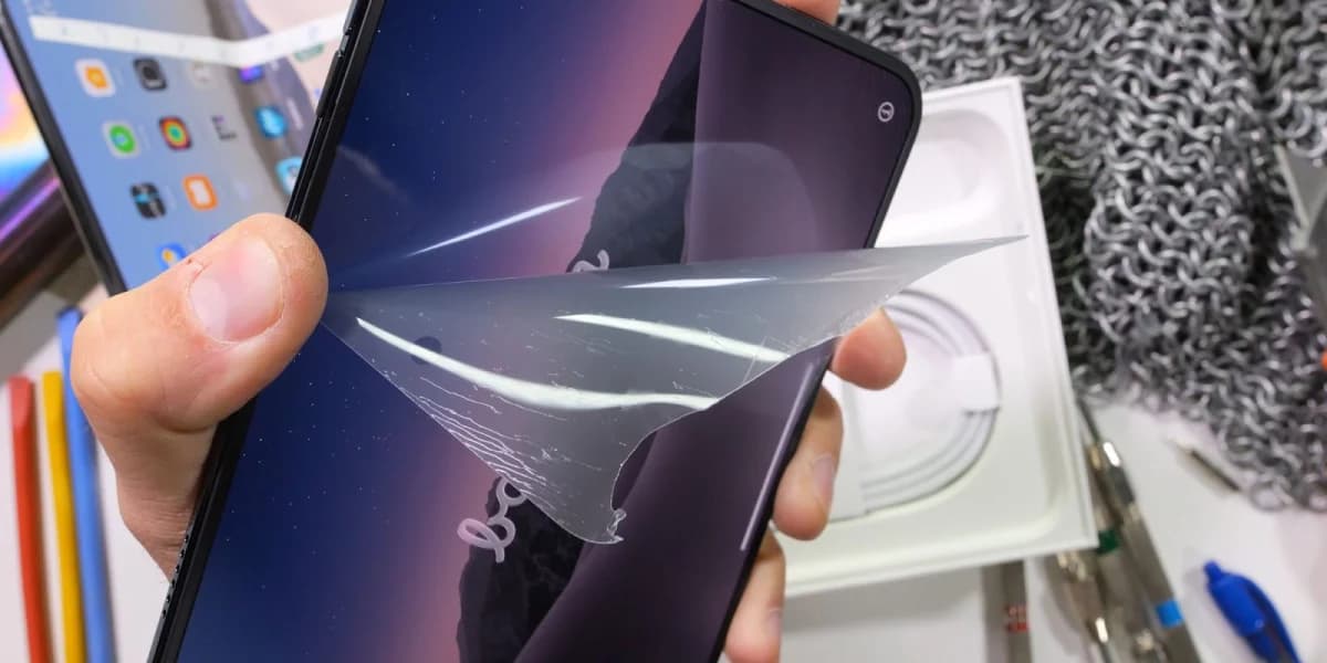 iPhone Duo ถูกทดสอบความทนทานจนพัง รวมถึงลอกชั้น nanotexture ออก