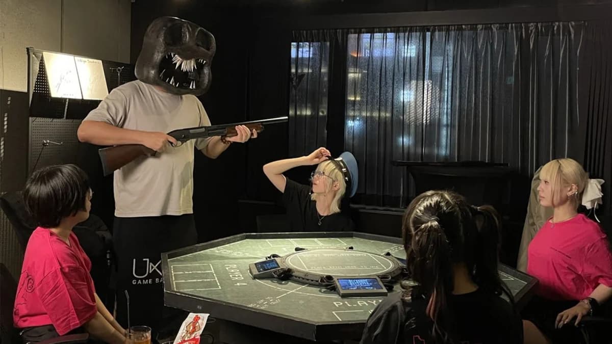 คาเฟ่เกมในโตเกียวจัดประสบการณ์เล่น Buckshot Roulette แบบชีวิตจริง
