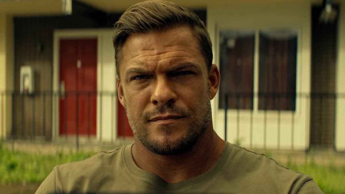 DC Studios คุยกับ Alan Ritchson หลายครั้ง แต่ยังไม่ลงตัวกับบทไหน