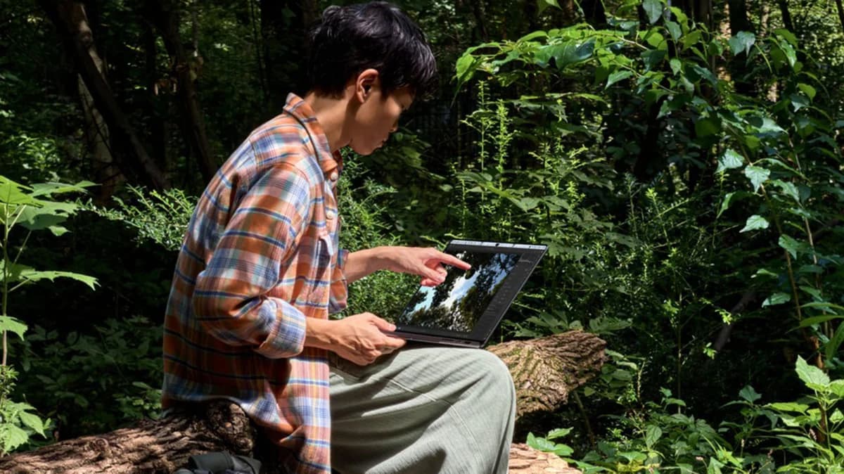 เผยกลไกหน้าจอสัมผัสบน MacBook Pro รุ่นจอ PROLED