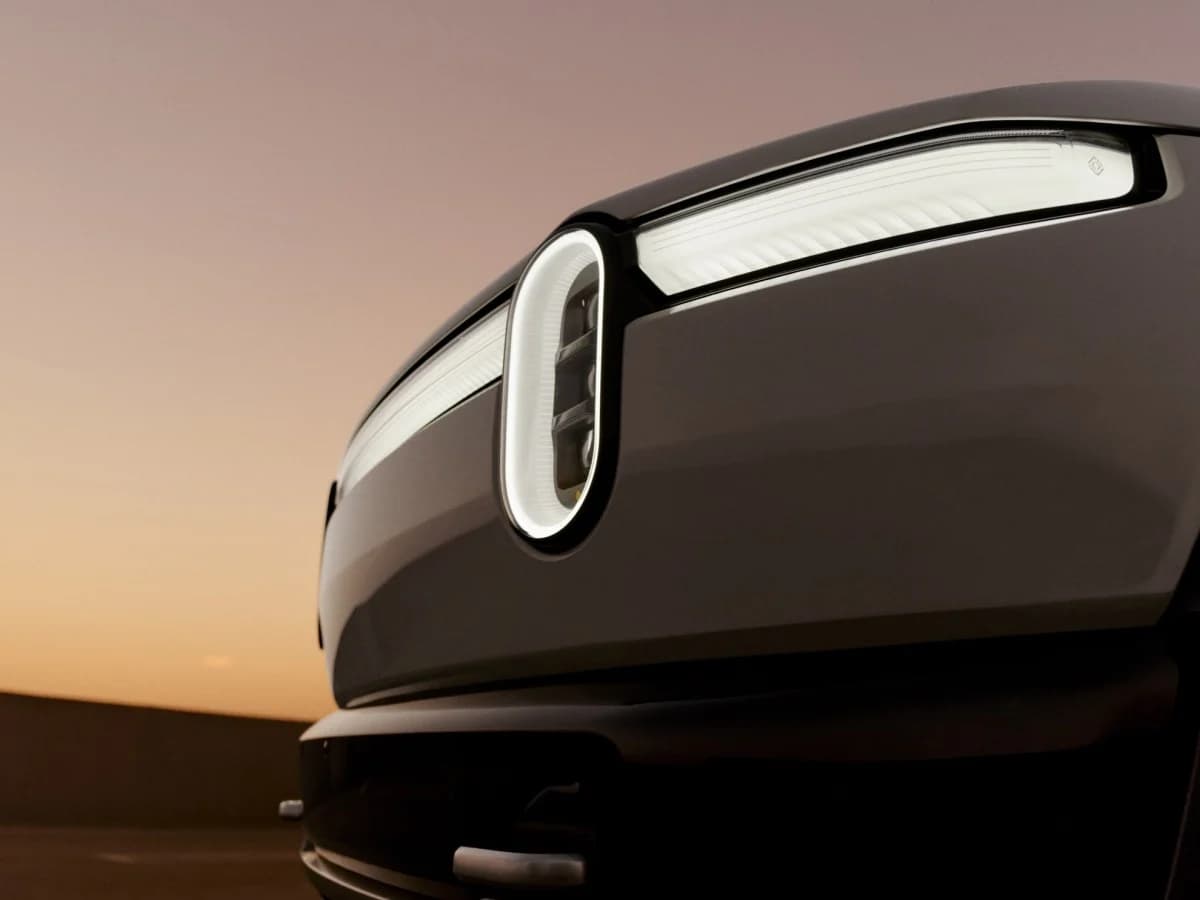Rivian R2 ขึ้นแท่นรถขายดีที่สุด ดันบริษัทปรับคาดการณ์ยอดขายอีกครั้ง
