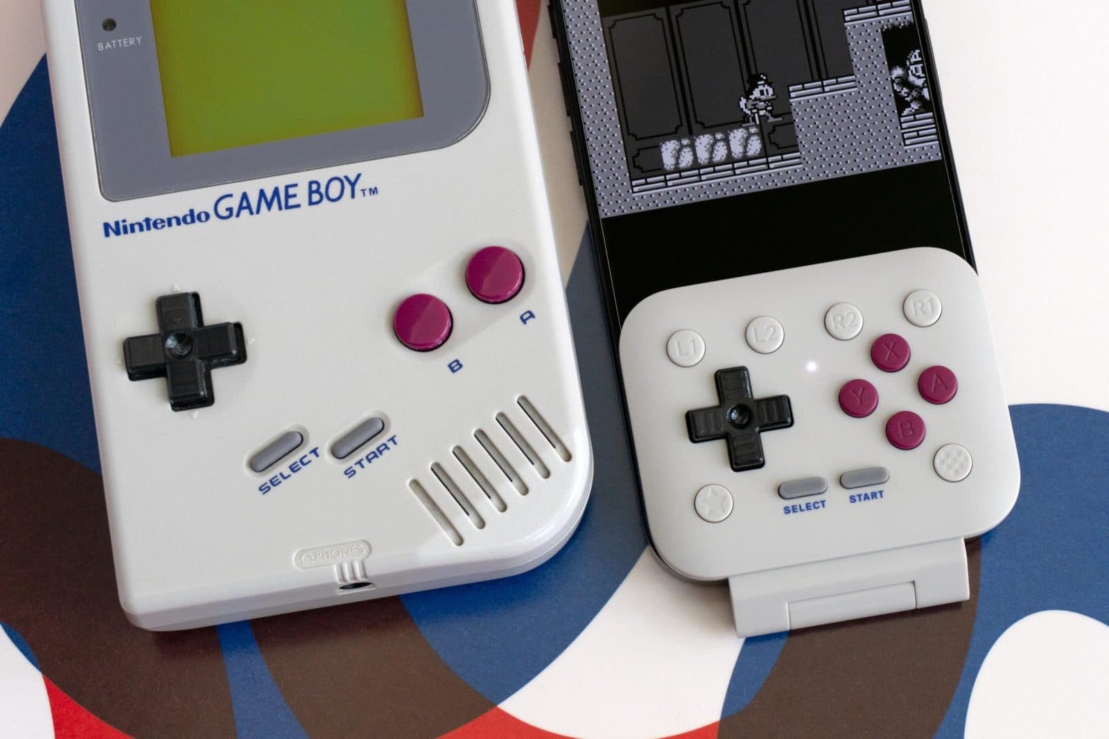 8BitDo เปิดตัว FlipPad คอนโทรลเลอร์จิ๋วเปลี่ยนสมาร์ทโฟนเป็นเครื่องเกมพกพา