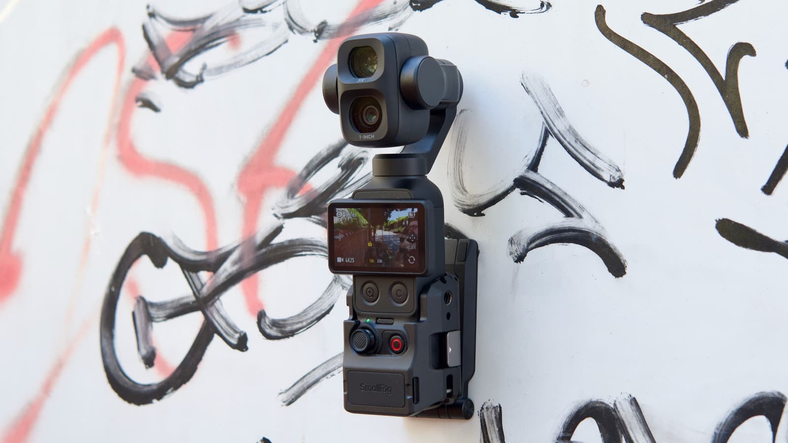 รีวิว DJI Osmo Pocket 4P: กล้องกิมบอลรุ่นโปรที่ยกระดับด้วยเลนส์คู่และซูมออปติคัล