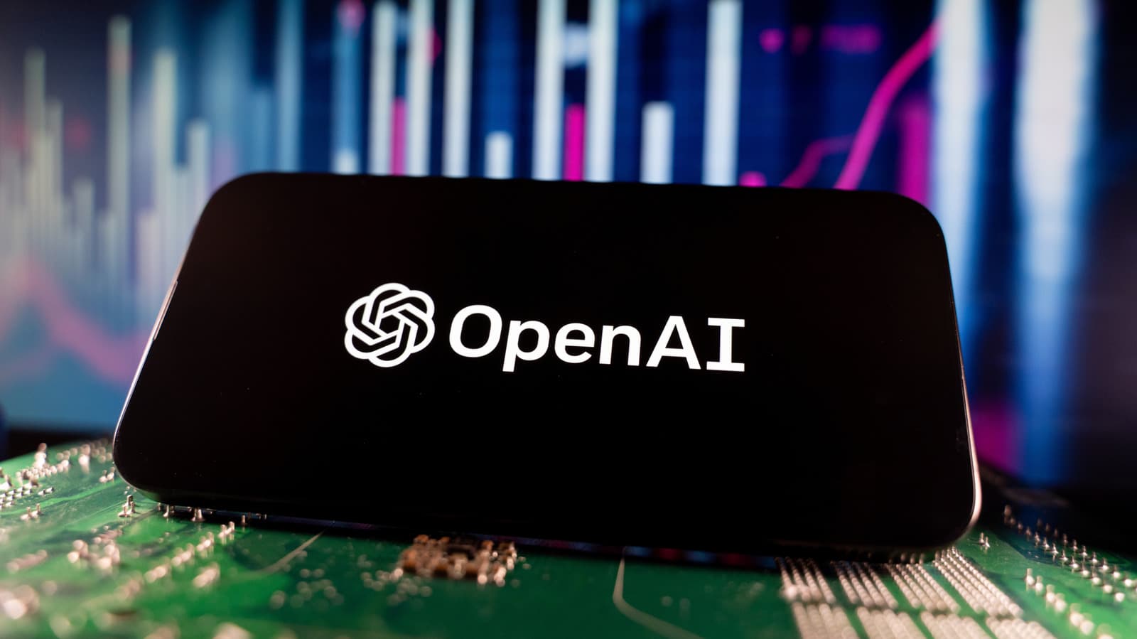 Apple ฟ้อง OpenAI และบริษัทฮาร์ดแวร์ของ Jony Ive ปมขโมยความลับทางการค้า