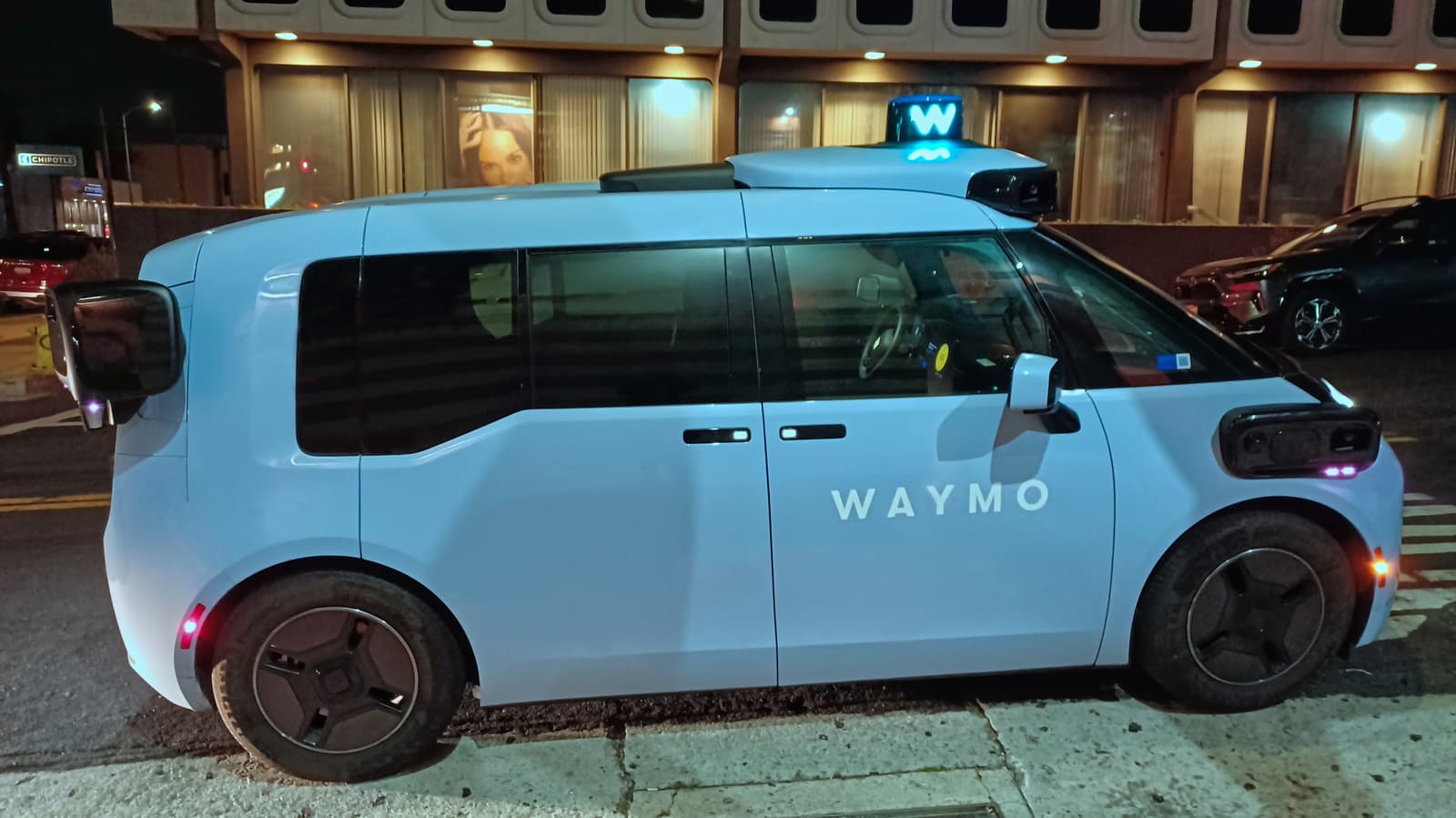 Waymo ได้ไฟเขียวให้ให้บริการรถไร้คนขับในซาคราเมนโตและซานดิเอโก