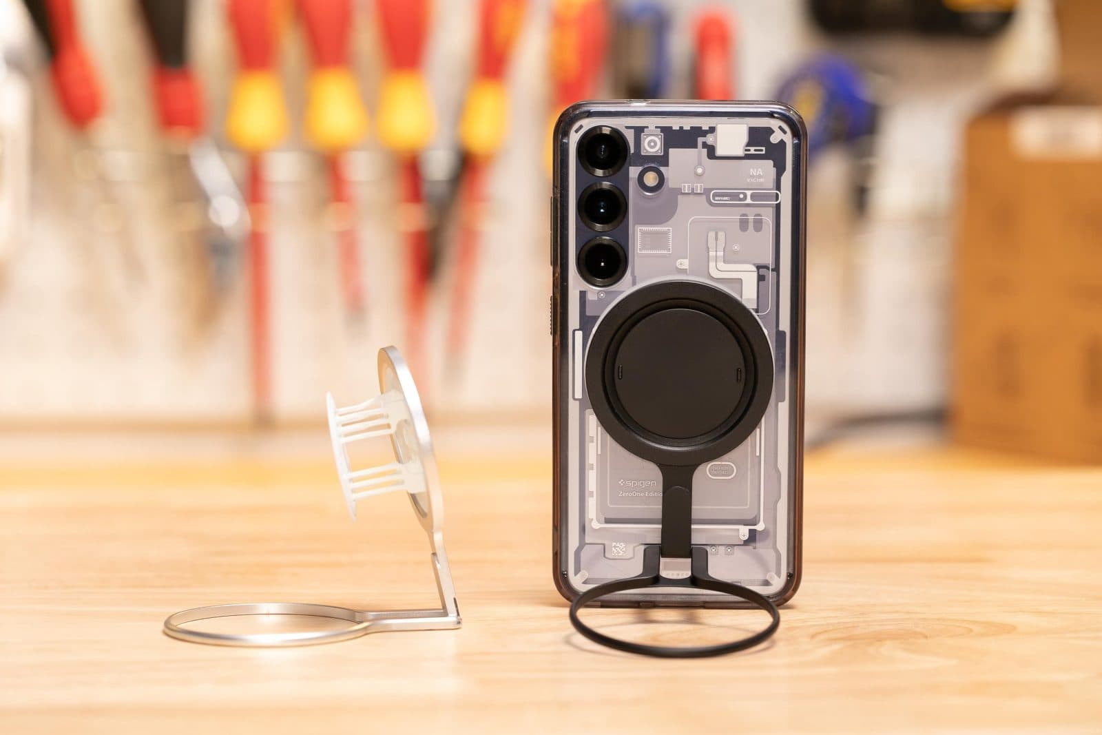 รีวิว OhSnap Snap Grip Stand: กริปแม่เหล็กที่อยากติดไว้กับเครื่องตลอด