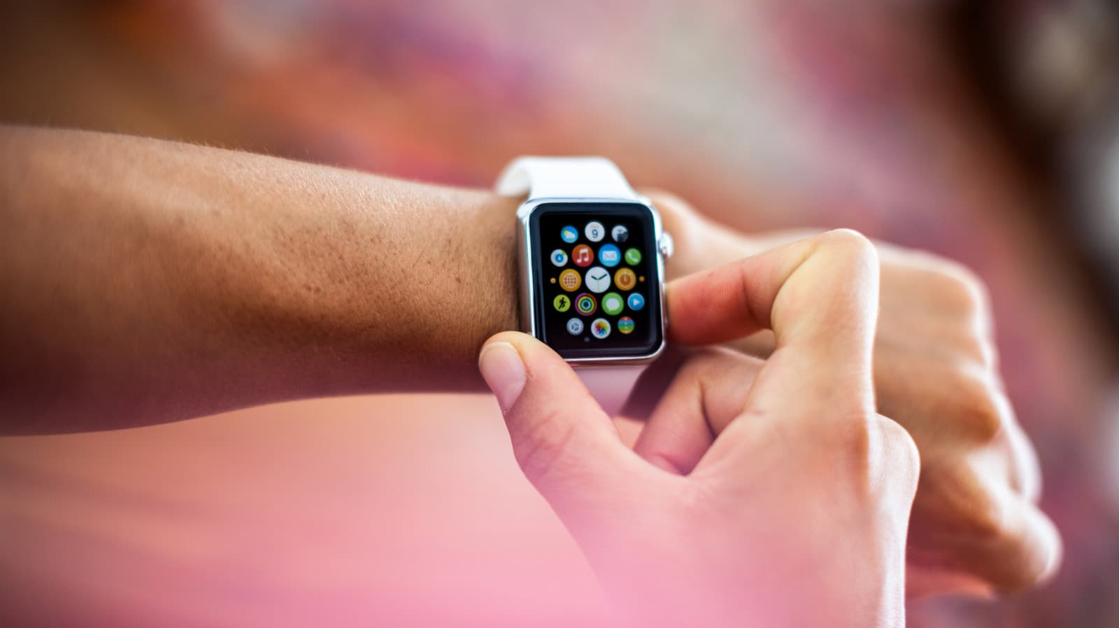 เปลี่ยนแบต Apple Watch คุ้มไหม และต้องจ่ายเท่าไร