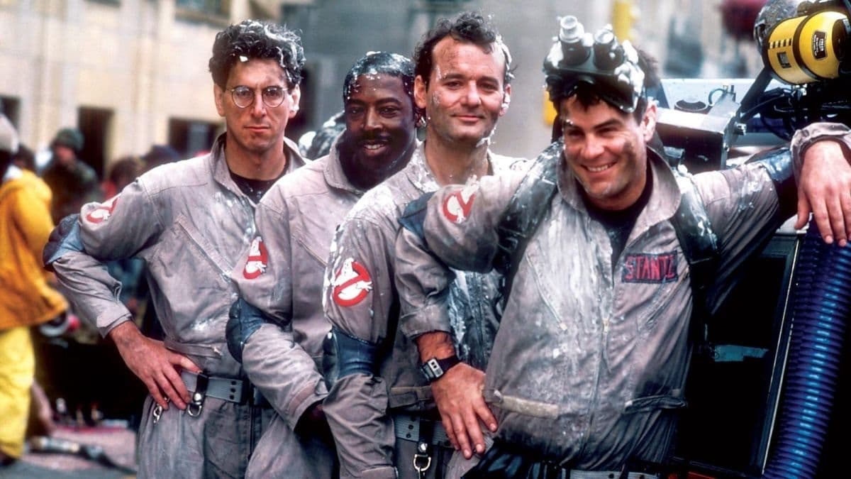 แดน แอคครอยด์เผยแบบชุด Ghostbusters ต้นฉบับที่เกือบใช้หมวกกันน็อก