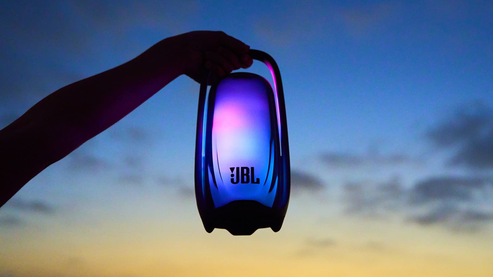 JBL Pulse 6 ลำโพงไฟสเปกใหม่ เตรียมวางขายเดือนหน้า ราคา 330 ดอลลาร์