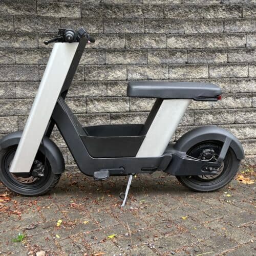 Infinite Machine Olto ยานพาหนะกึ่งจักรยานที่เน้นขี่แบบสกู๊ตเตอร์