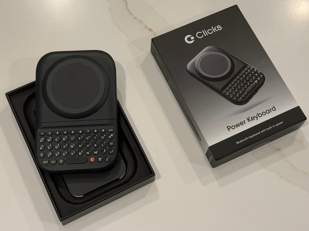 Clicks เปิดตัว Power Keyboard คีย์บอร์ดสไลด์สำหรับสมาร์ทโฟนแบบแม่เหล็ก