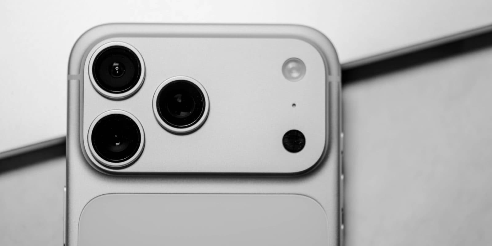 ลือ iPhone 18 Pro เตรียมอัปเกรดกล้อง 3 จุดใหญ่