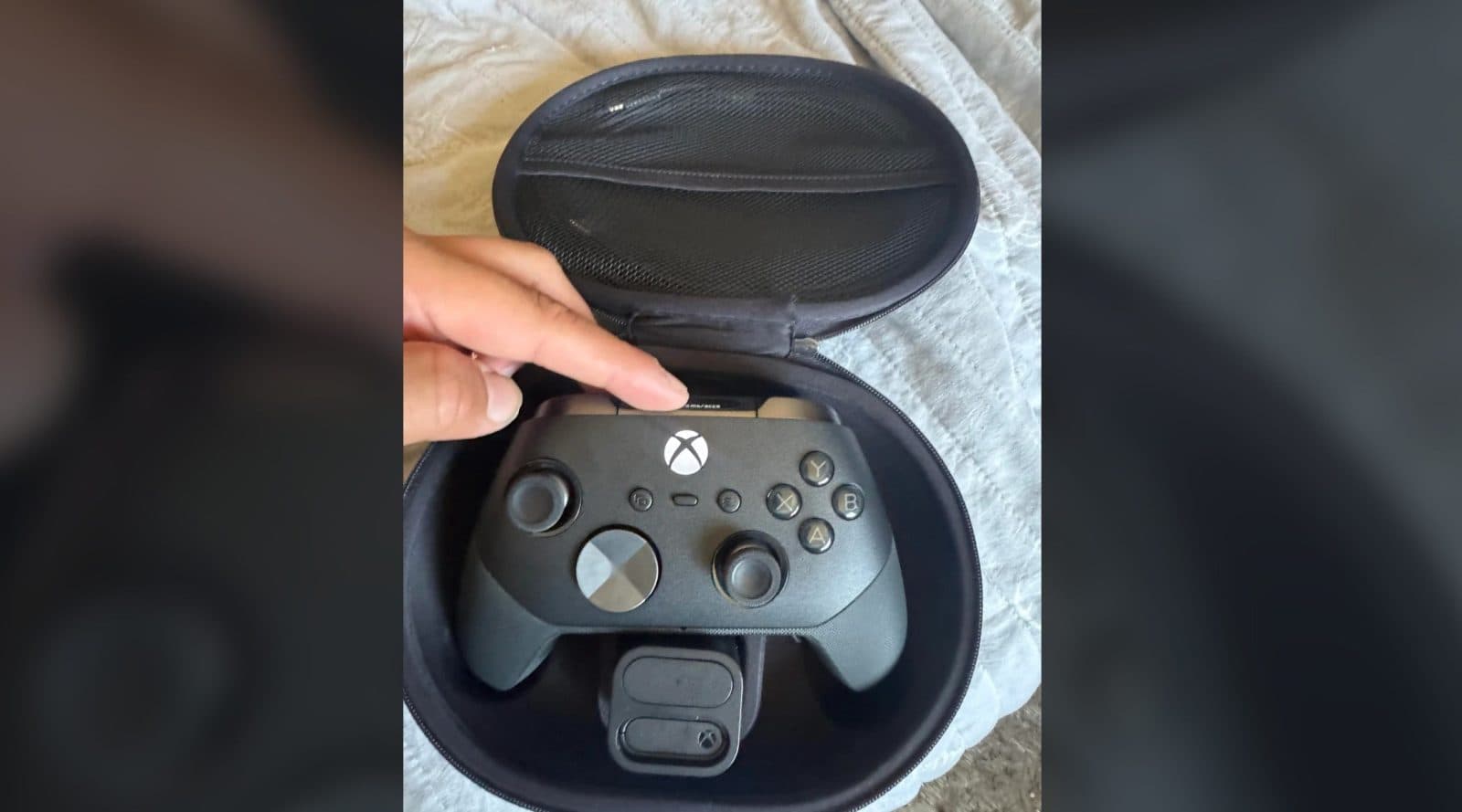 ต้นแบบ Xbox Elite Series 3 โผล่ถึงมือลูกค้าแบบไม่คาดคิด