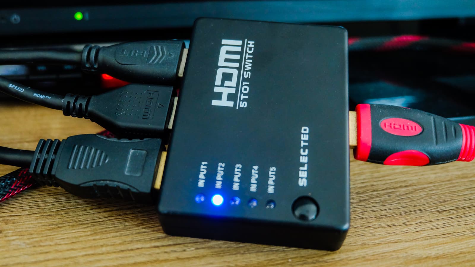 HDMI splitter กับ HDMI switch ต่างกันอย่างไร และควรเลือกใช้แบบไหน