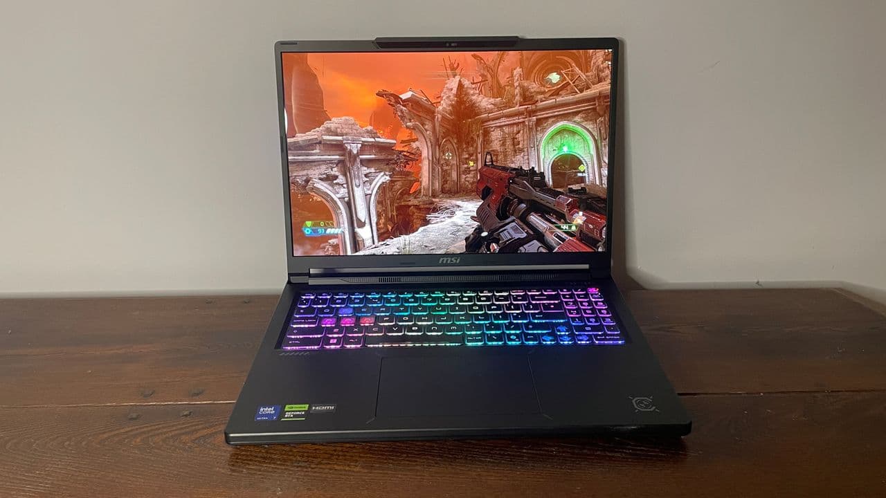 รีวิว MSI Crosshair 16 Max HX E2W: เกมมิ่งโน้ตบุ๊กที่เน้นพลังเต็มสูบ แต่มีจุดอ่อนเรื่องเสียงและแบต