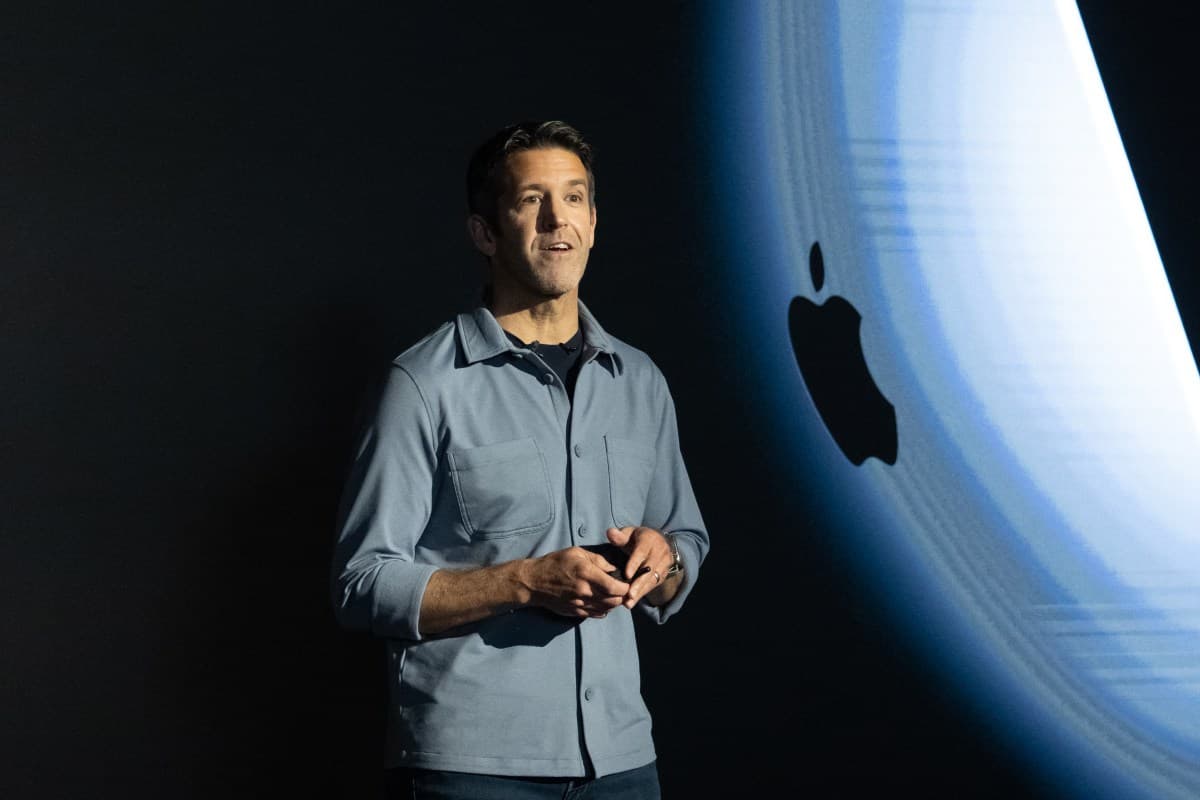 จอห์น เทอร์นัสคือใคร ว่าที่ซีอีโอคนใหม่ของ Apple