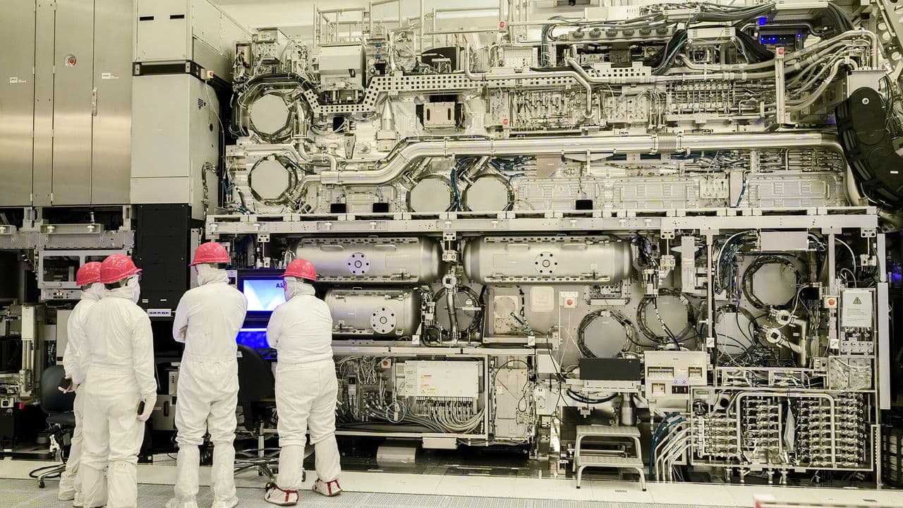 ชิปเมเจอร์เตรียมใช้เครื่อง EUV รุ่นใหม่ของ ASML ตั้งแต่ปี 2028