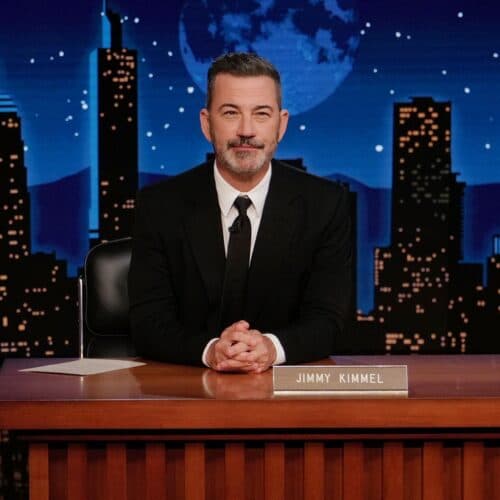 Kimmel เลื่อนสัมภาษณ์ผู้สมัครเดโมแครตไปลง YouTube หลังแรงกดดันจาก FCC