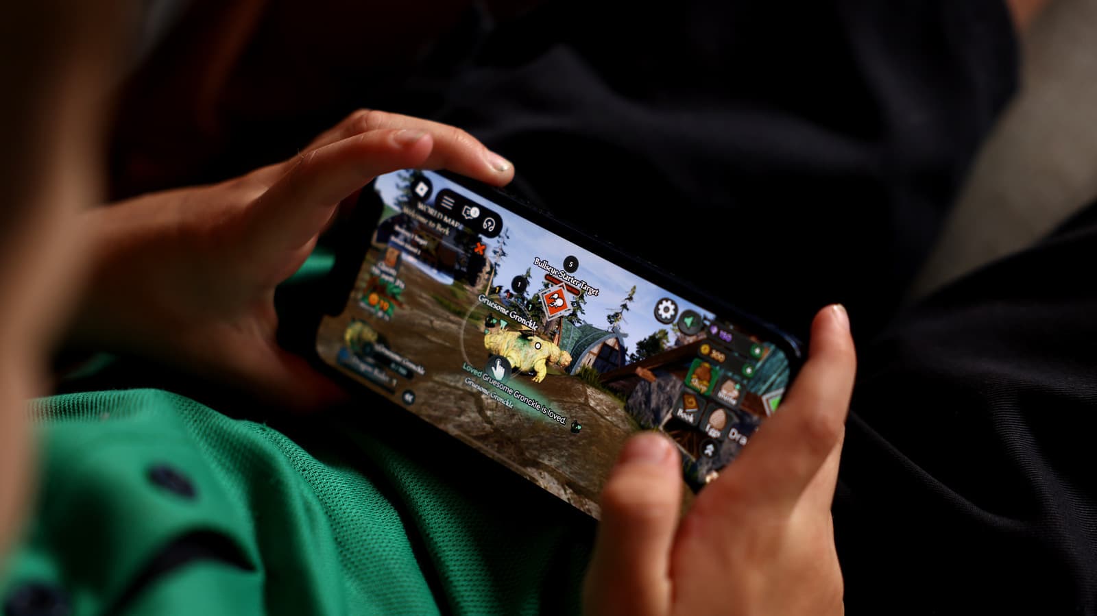 ลือ Apple ซุ่มทำคอนโทรลเลอร์เกมสำหรับ iPhone อาจใช้แบรนด์ Beats