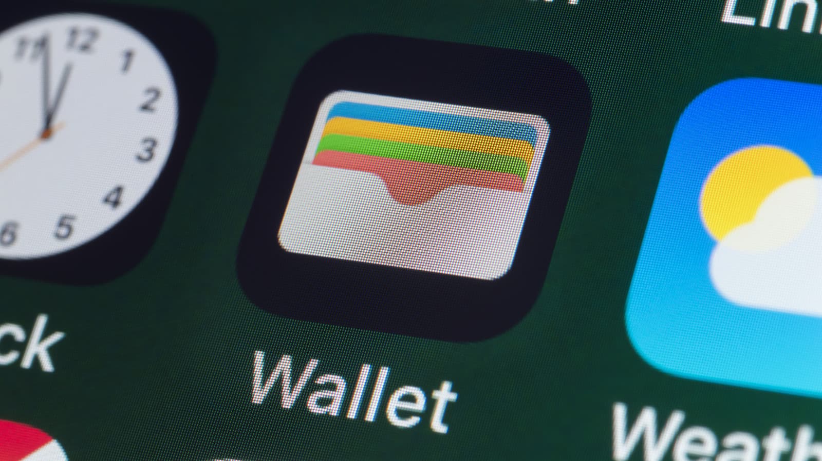 Apple Wallet กับ Google Wallet ต่างกันอย่างไร