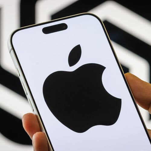 มาสก์ถอน Apple ออกจากคดีผูกขาด แต่ยังเดินหน้าชน OpenAI