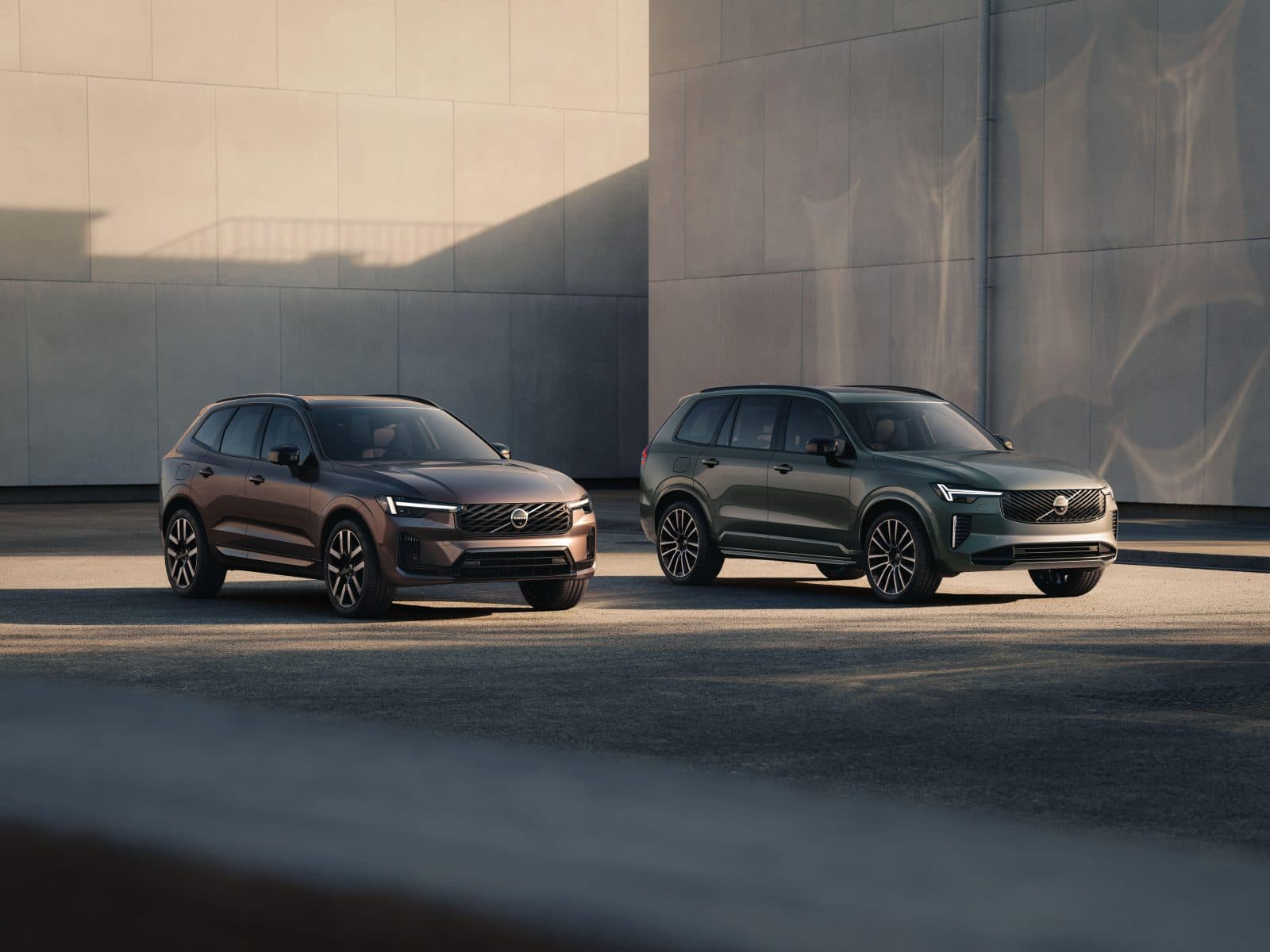 Volvo เปิดตัว XC60 และ XC90 ปลั๊กอินไฮบริดรุ่นใหม่ วิ่งไฟฟ้าไกลขึ้นมาก