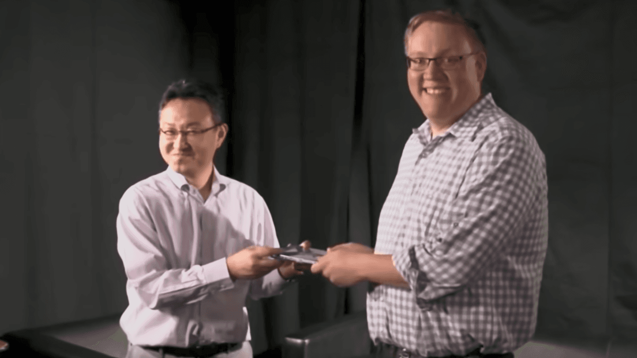 อดีตผู้บริหาร PlayStation รื้อฉากล้อ Xbox ในตำนาน แต่คราวนี้ไร้แผ่นเกม