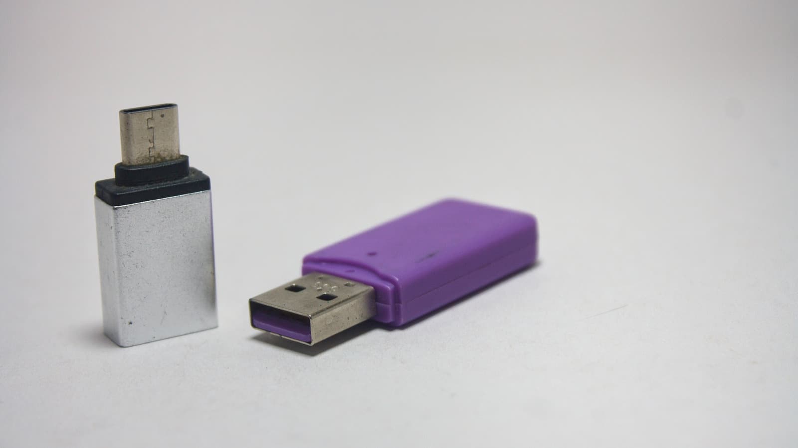 วิธีเลือกอะแดปเตอร์ USB-to-USB-C ให้เหมาะกับการใช้งาน