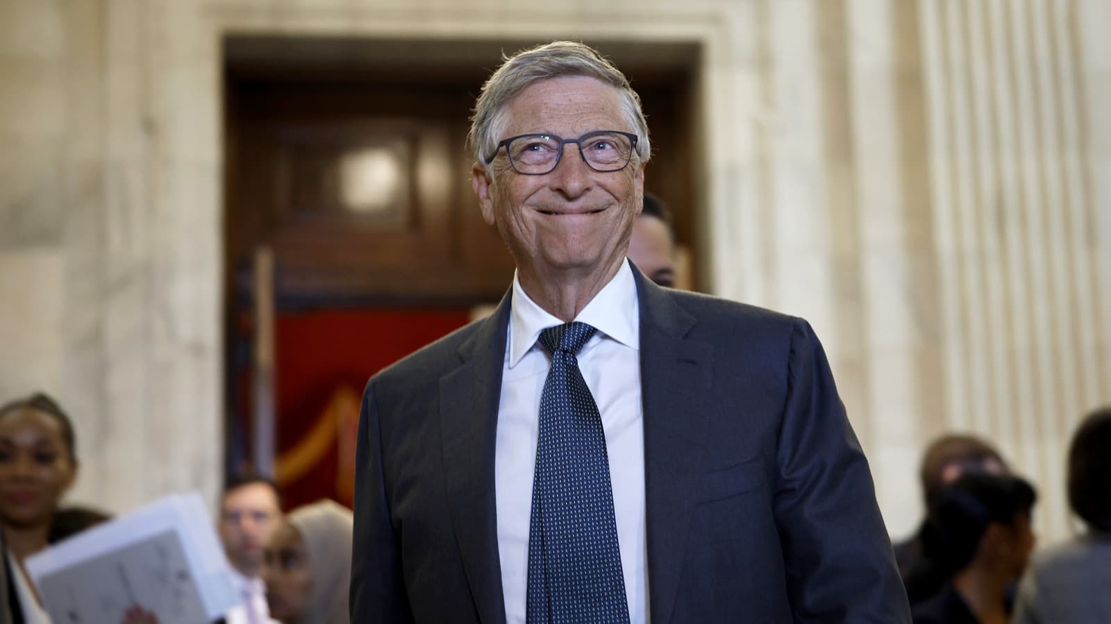 Bill Gates ชี้ AI ต้องมีมาตรการป้องกัน มองปล่อยไร้หลักประกันเป็นเรื่องไม่รับผิดชอบ