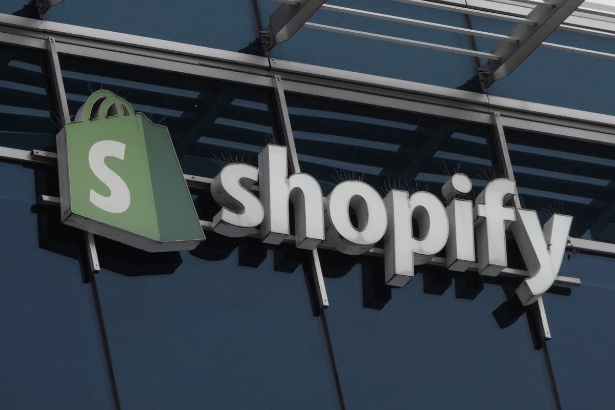 Shopify เปิดทางให้เอเจนต์ AI บนเบราว์เซอร์ช่วยเช็กเอาต์และซื้อสินค้าได้