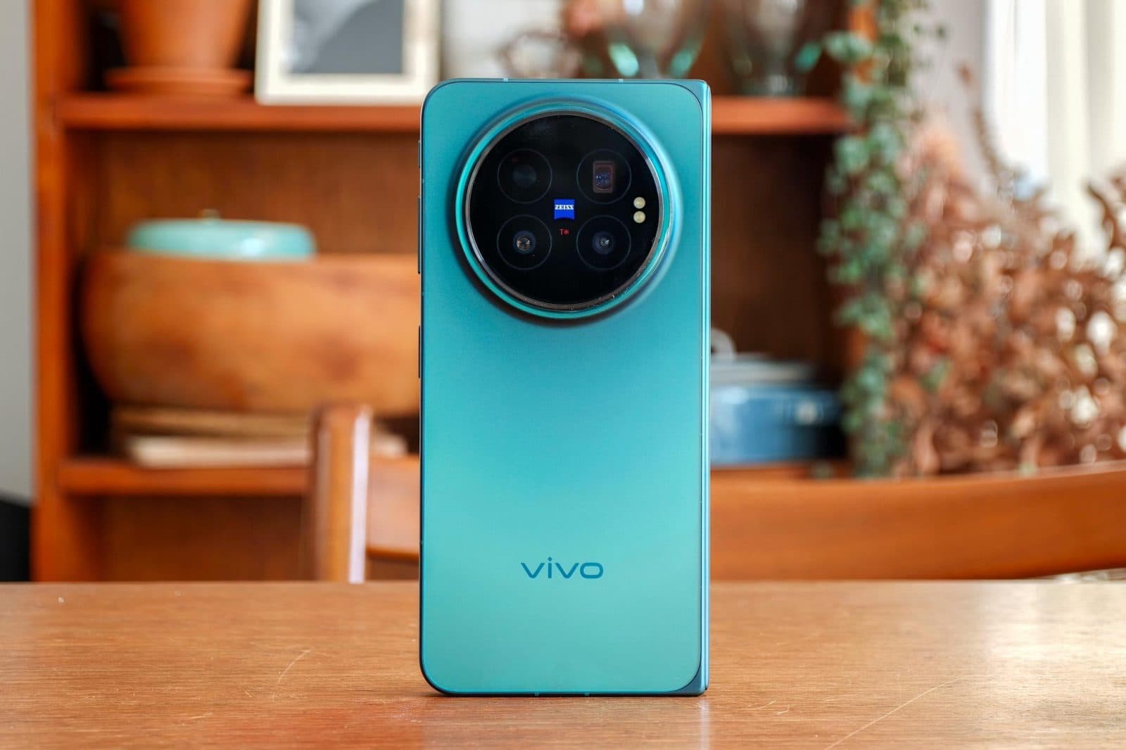 Vivo X Fold 6 เปิดตัวโลก แต่สัดส่วนจอดูย้อนยุคเมื่อเทียบคู่แข่งรุ่นใหม่