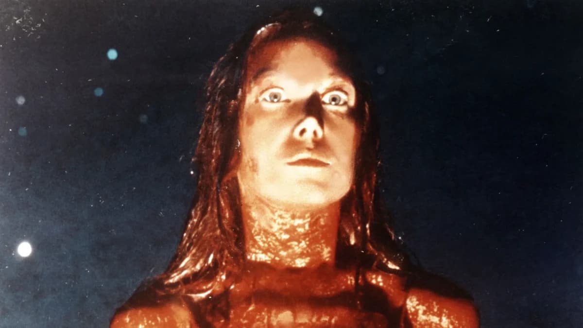 รวมทุกเวอร์ชันของ Carrie จาก Stephen King ก่อนฉบับใหม่ของ Mike Flanagan