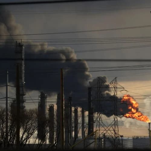 เอกสารภายในชี้ นักวิทย์ Exxon เองกังขา “ทางออกโลกร้อน” ที่บริษัทโปรโมต