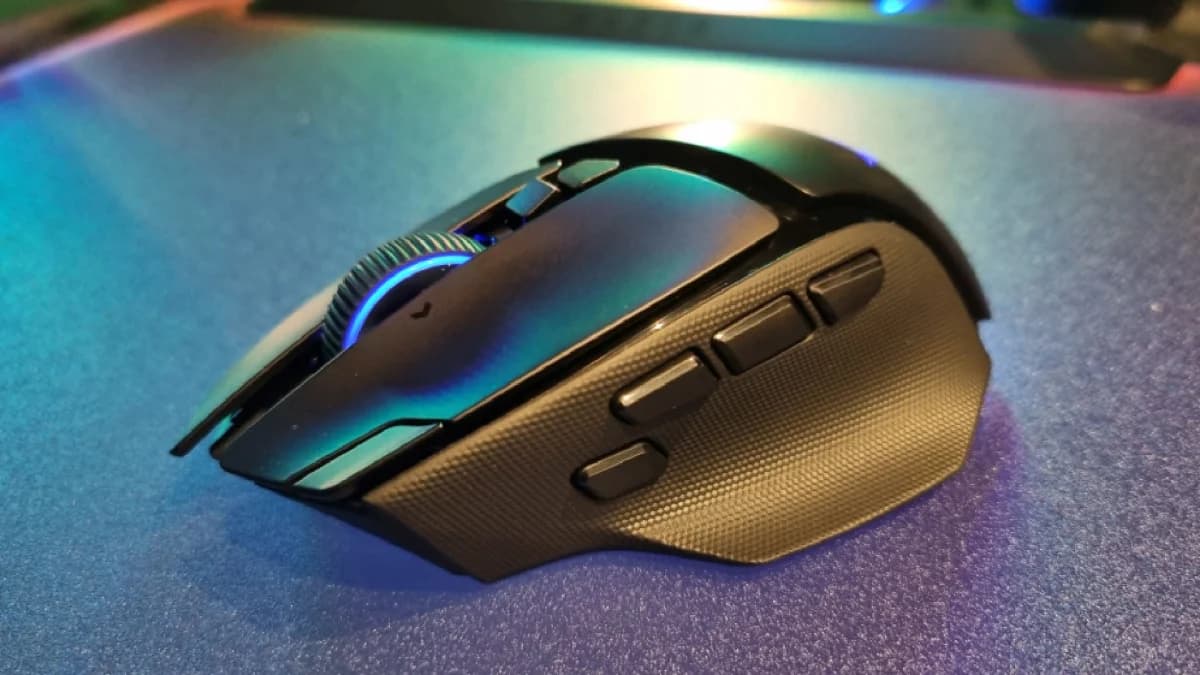 Razer เปิดตัว Basilisk V4 เมาส์เกมมิ่งรุ่นใหม่ที่กดปุ่มเดียวหมุนมุมมอง 180 องศาได้